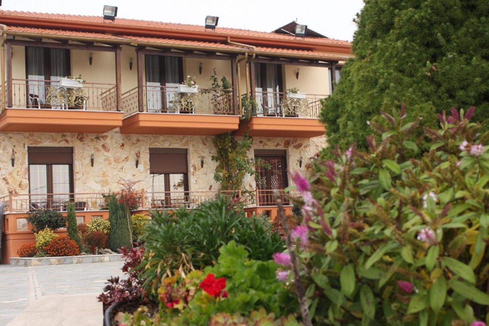 Lozitsi Hotel Veria  Eksteriør billede