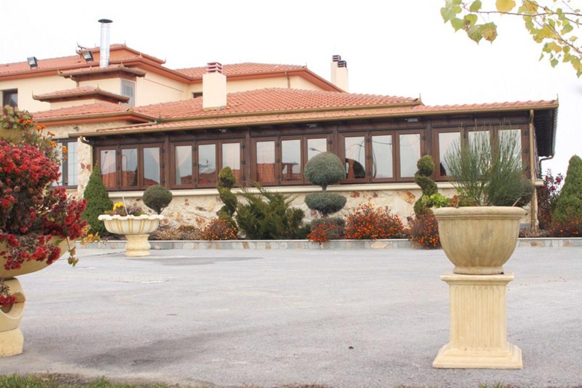 Lozitsi Hotel Veria  Eksteriør billede